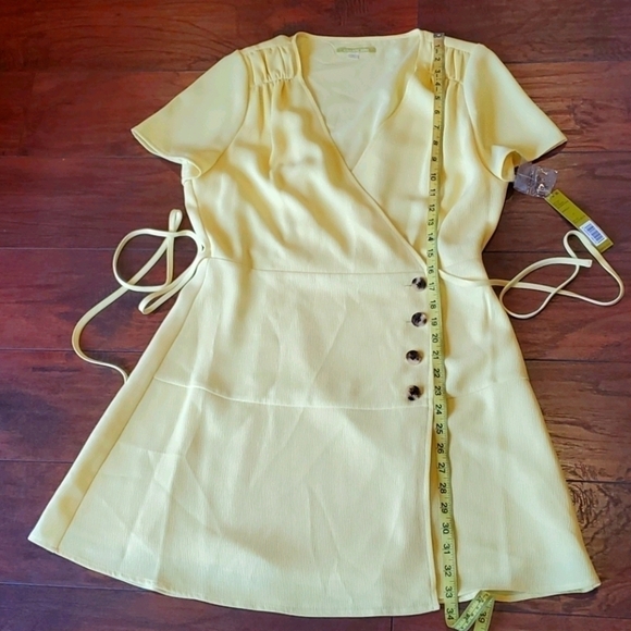 NWT Gianni Bini mini chiffon wrap dress - Picture 6 of 11